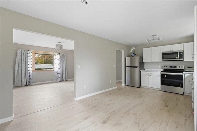 Photo - 89 Oakwood Dr