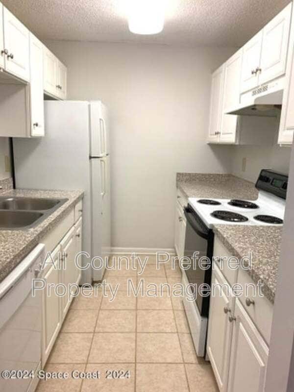 Photo - 3575 Sable Palm Ln Unidad C