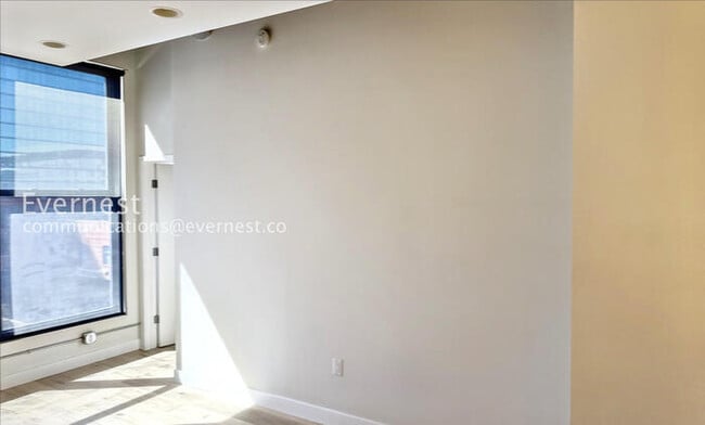 Photo - 21 E 6th St Unit 407