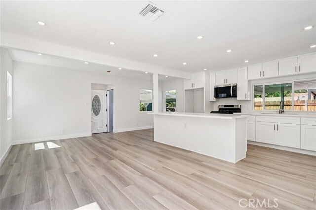 Photo - 11036 Scoville Ave