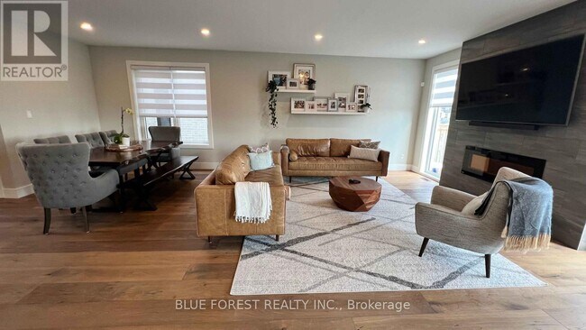Photo - 2273 Bakervilla St