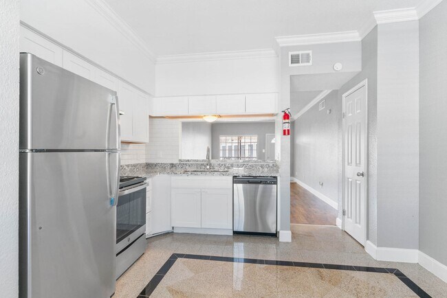 Photo - 14814 Perthshire Rd Unidad 147