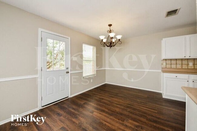 Photo - 1836 Kittredge Way