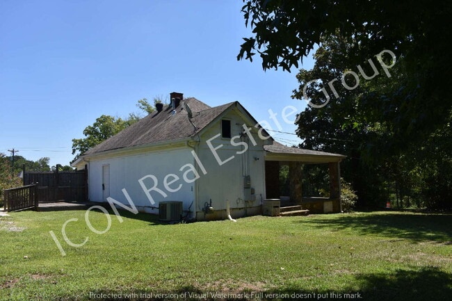Photo - 1/1 home with detached garage