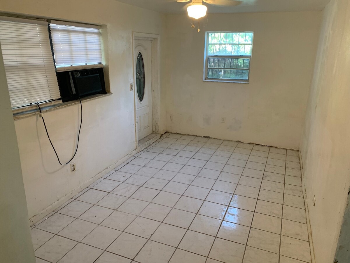Photo - 1124 NW 112th Terrace Unidad C