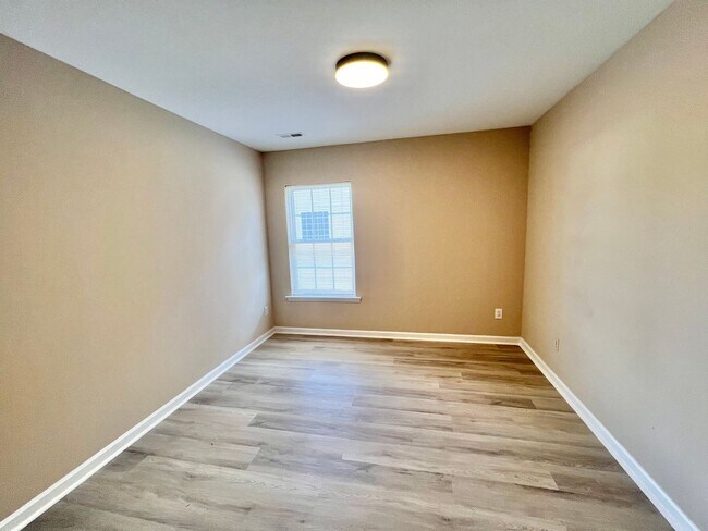 Photo - 2829 Roundleaf Ct