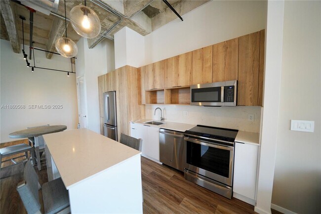 Building Photo - 7920 NE 2nd Ave Unit 413