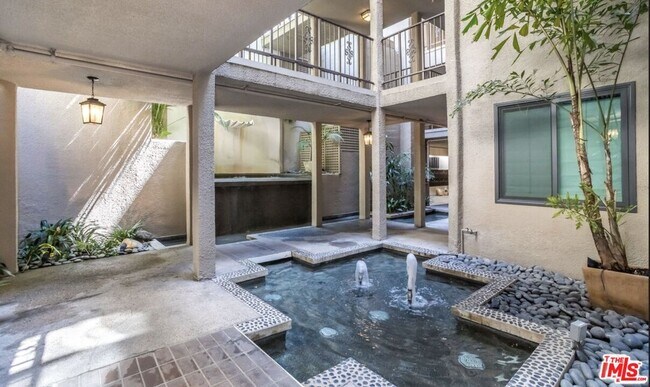 Photo - 8455 Fountain Ave Unidad 630 Rental