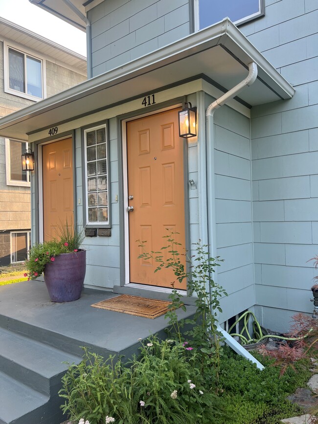 Building Photo - 409 S Coeur Dalene St Unit 409 Rental