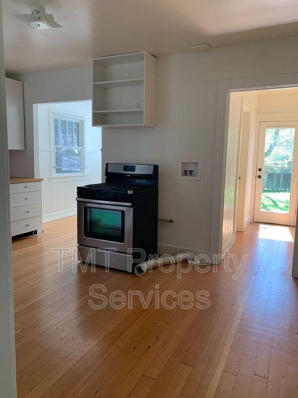 Photo - 785 Lincoln St