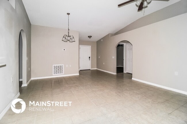 Photo - 372 Breezeway Dr