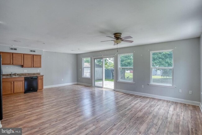 Photo - 203 Hamilton St