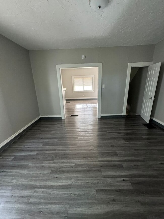 Photo - 7317 Woodlawn Ave