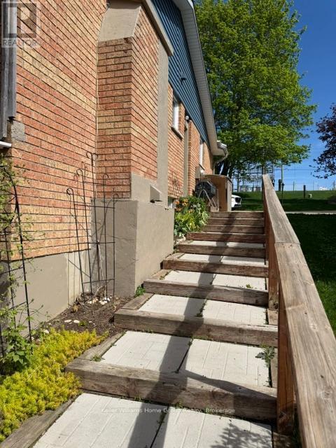 Photo - 441 Wellington Rd 18