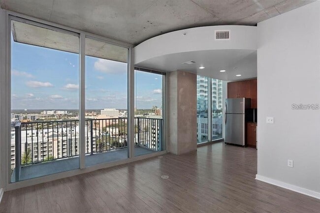 Photo - 777 N Ashley Dr Unidad 1205