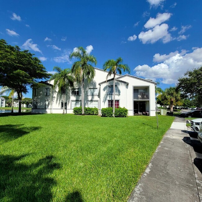 Building Photo - 4370 NW 107th Ave Unit 107 Rental