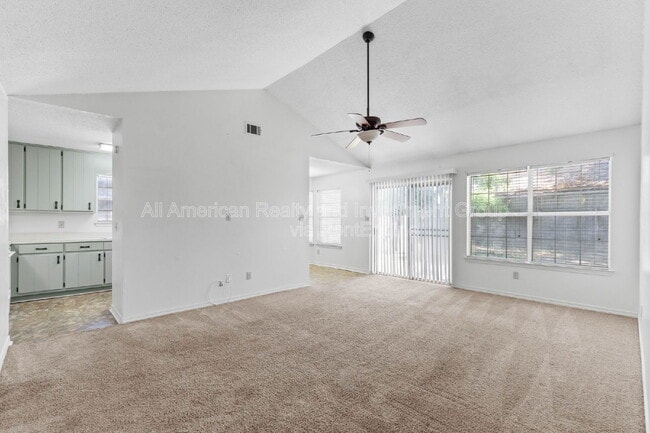 Photo - 1925 Estival St