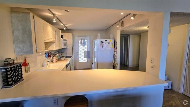 Building Photo - 3100 N Course Ln Unit 410 Rental