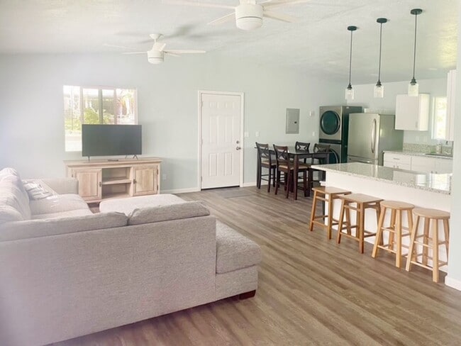 Photo - Furnished 2-Bedroom Home for Rent in Hawaiian Shores Subdivision