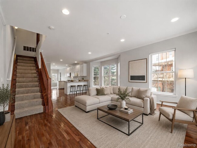 Photo - 502 Graten St