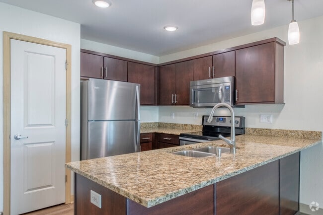 2BR, 2BA - 1,000SF - Kitchen
