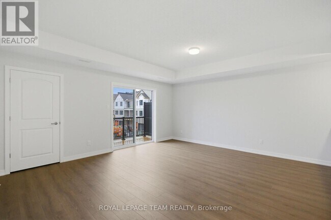 Photo - 547 Celestine Private