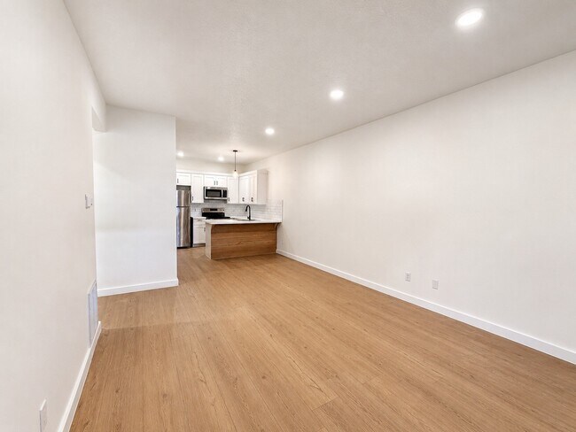 Photo - 4107 Lark Ln Unit B