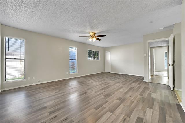 Photo - 3113 Peachtree Ln