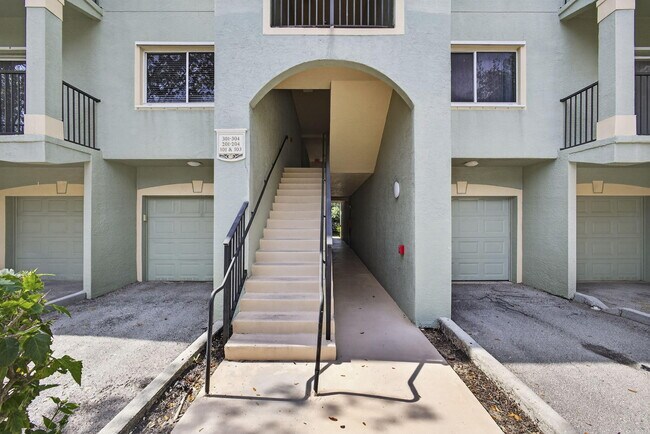 Photo - 340 Crestwood Cir Unit 201
