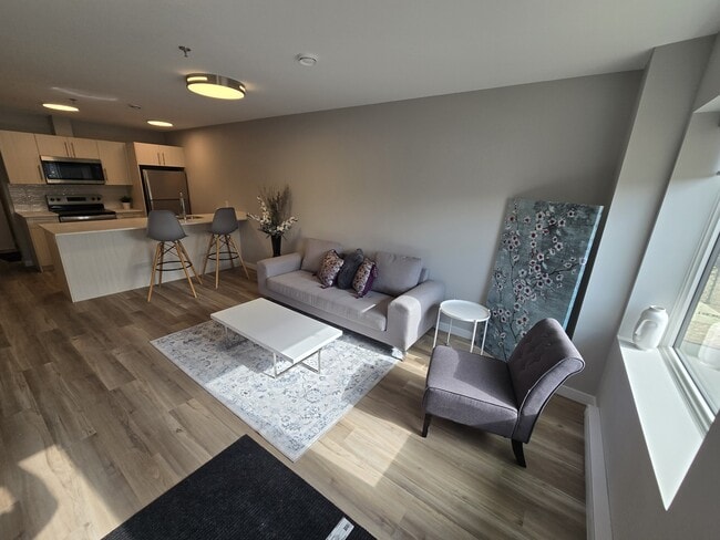 Building Photo - 475 St Anne's Rd Unit 102