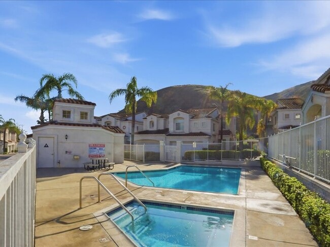 Photo - 356 Carrione Ct