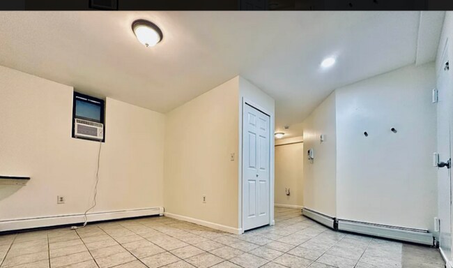 Photo - E.3rd E3rd St Unidad 2