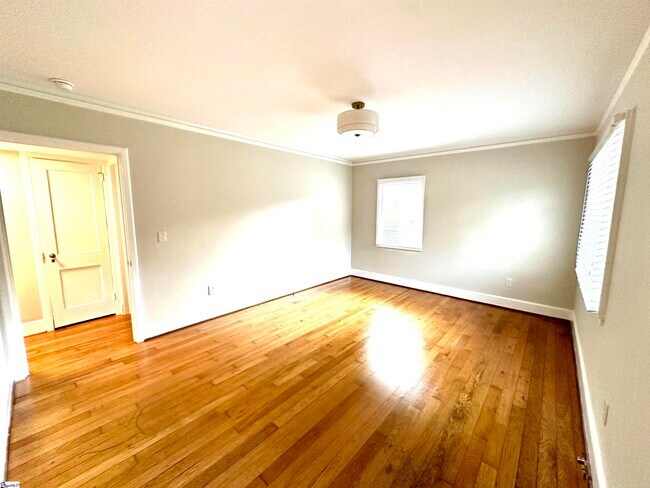 Photo - 600 University Ridge