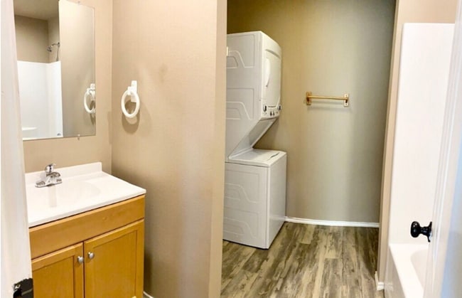 Photo - 332 37th St Unit 2