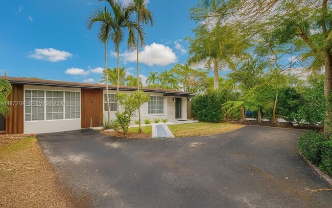 Photo - 1399 NE 38th St