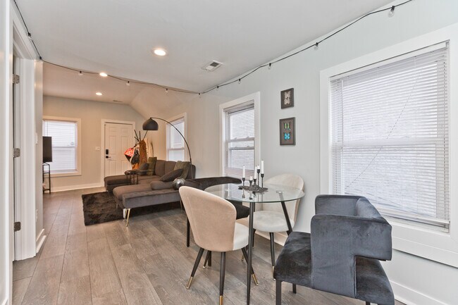 Photo - 1702 S Morgan St Unit 2R