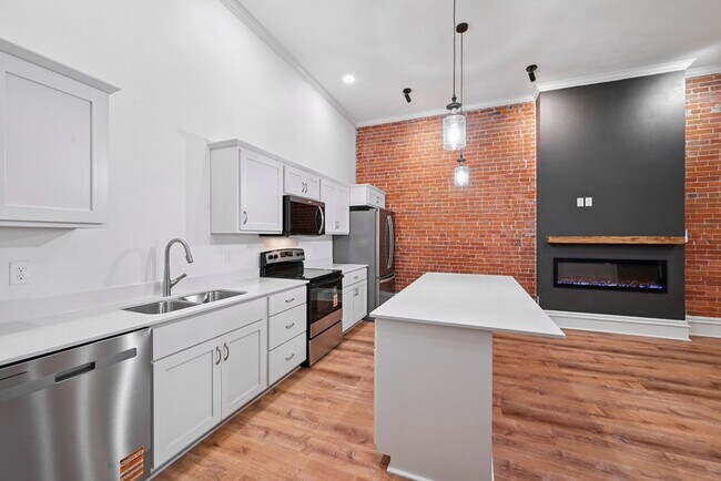 Photo - 105 E Bremer Ave Unit #2