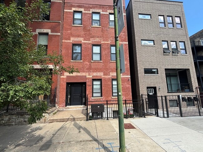 Building Photo - 1344 W Ohio St