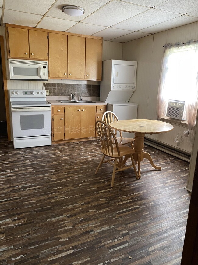 Photo - 1627 B Ave SE