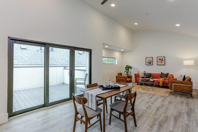 Photo - 3404 Saltus St Unit B