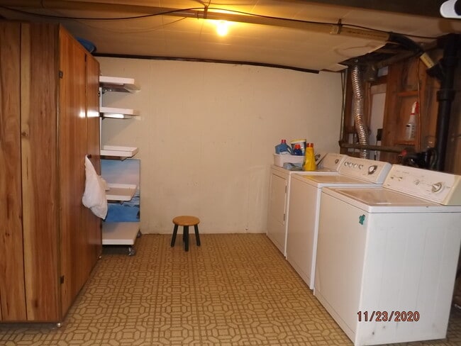 Basement Laundry - 3285 Revere St Unit A