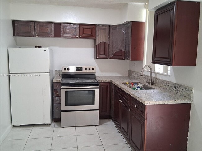 Photo - 6103 SW 69th St Unidad 41 Rental