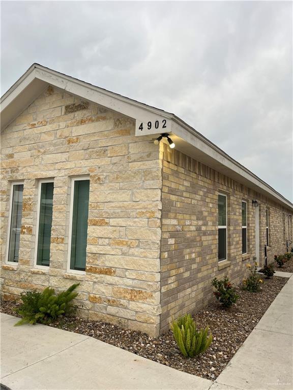 Building Photo - 4902 N Hiawatha Dr Unit 2 Rental