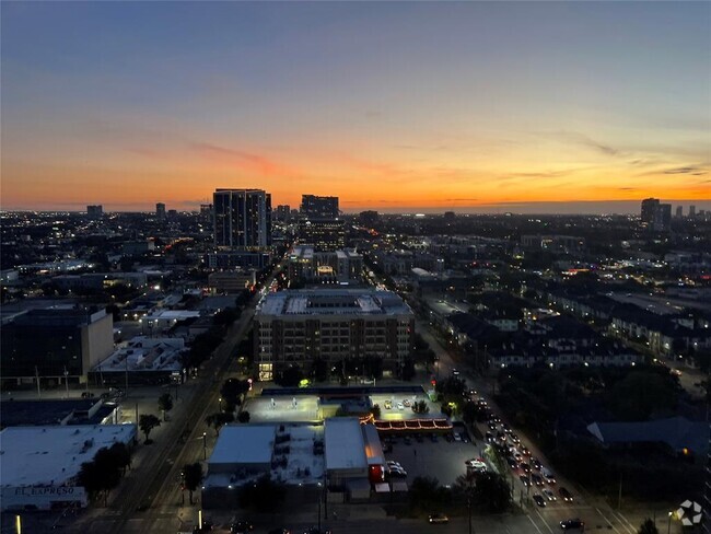 Building Photo - 2016 Main St Unit 2308 Rental