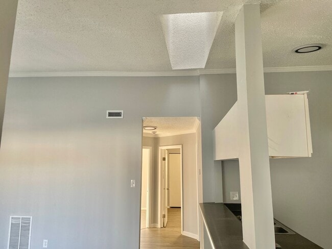 Photo - Sunny and Bright Virginia Beach Apartment