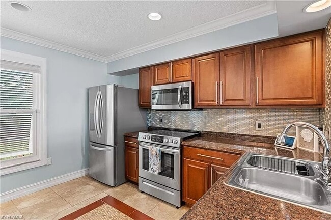 New Kitchen Appliances - 25486 Cockleshell Dr Unit 806