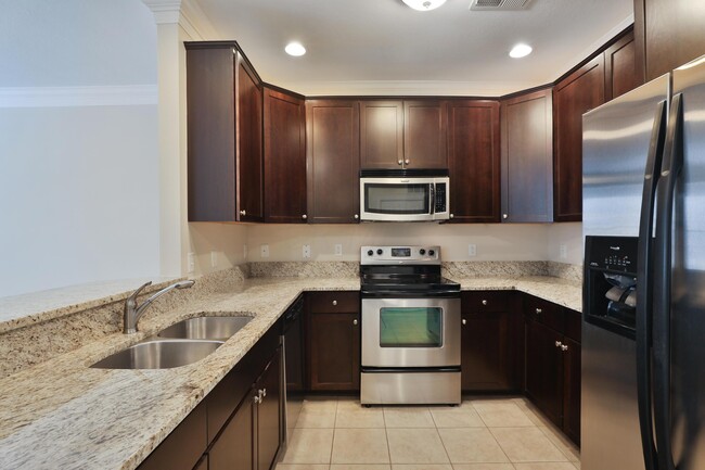 Photo - 960 Perry St Unit 207