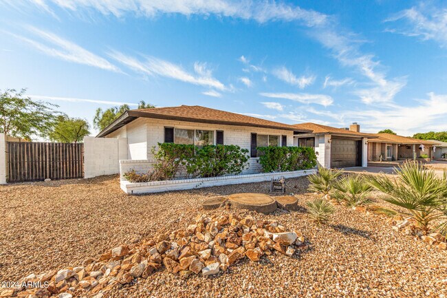 Photo - 1835 E Yale Dr