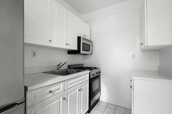 Photo - 45 Park Ave Unit 4A