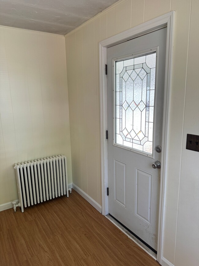 Photo - 123 Lakeview Ave Unit Apartment #2